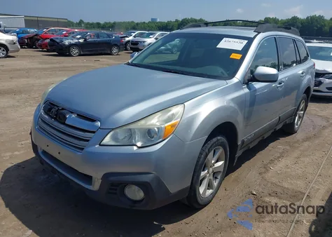 2013 Subaru Outback 2.5I Premium z USA, uszkodzony, nr VIN 4S4BRCGC8D3320635